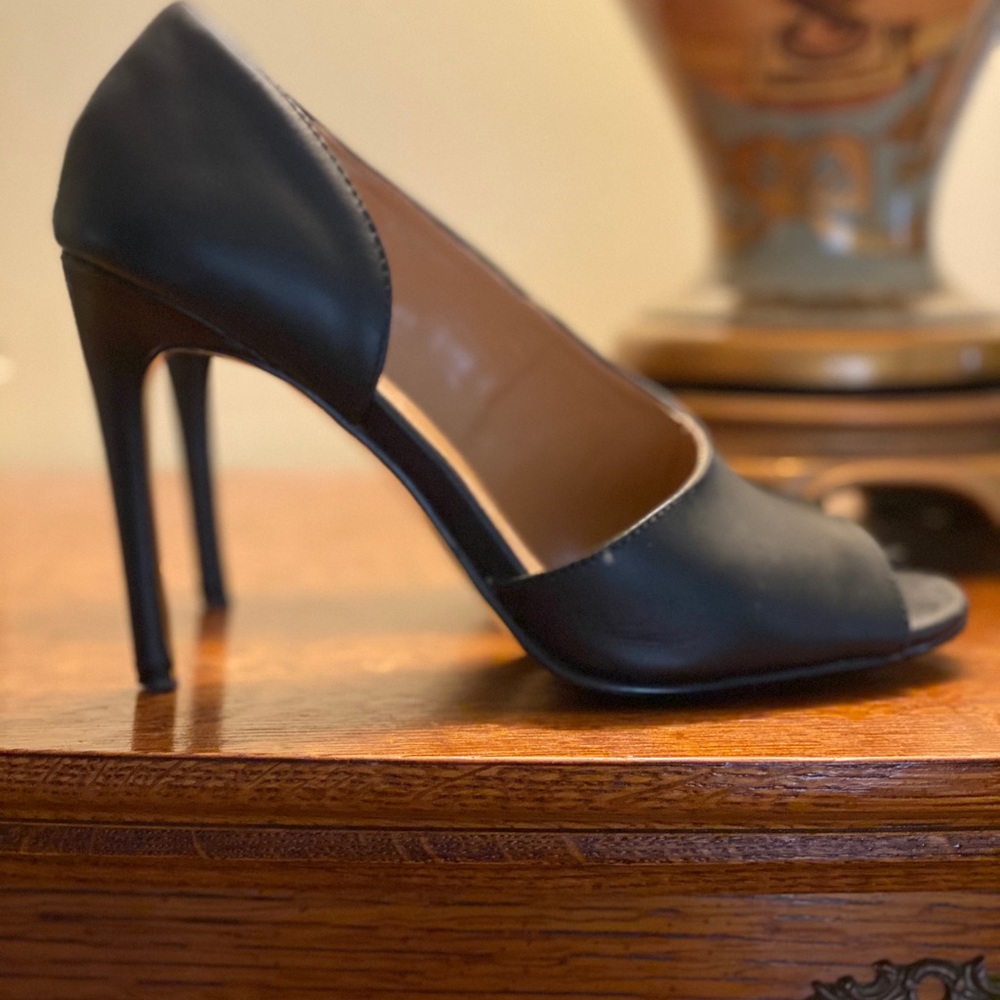 Report Signature Asymmetrical Peep Toe Heels. - image 7